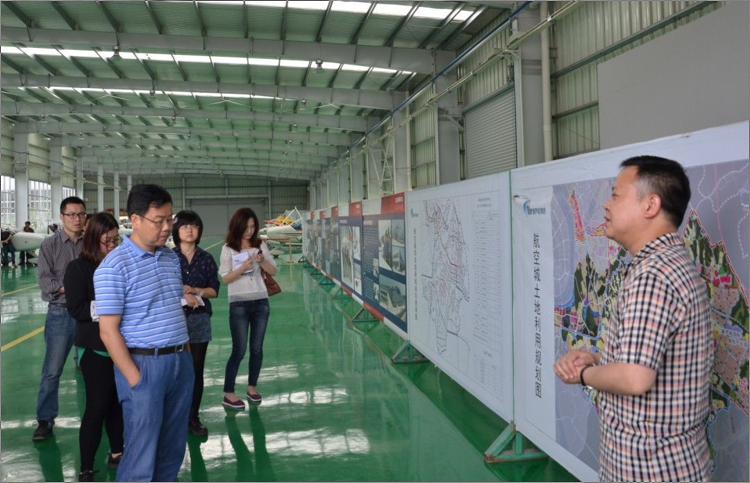 新華社、湖南日報等30多家媒體來株實地采訪航空城建設(shè)情況